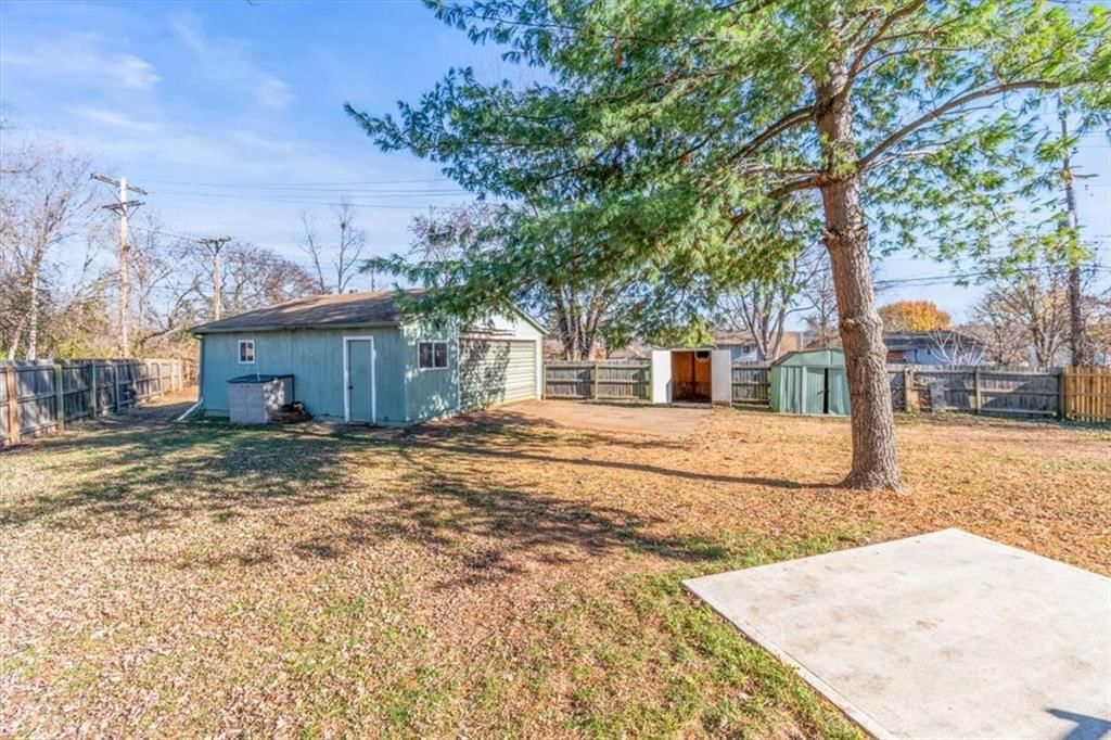 305 Concord Circle — photo 25