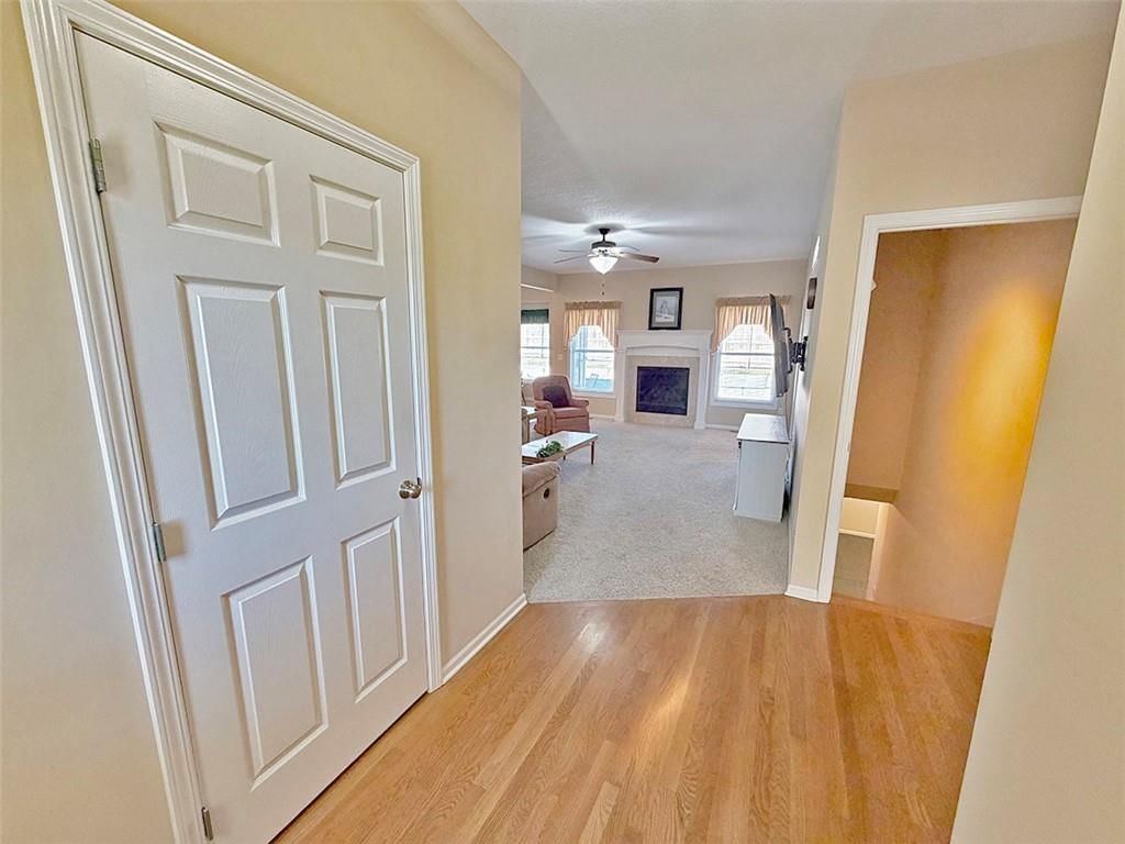 1112 SW Hoke Drive — photo 3