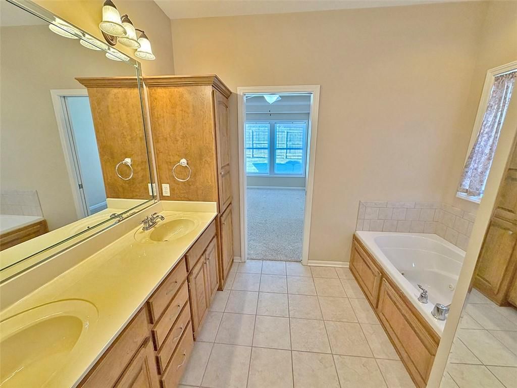 1112 SW Hoke Drive — photo 20