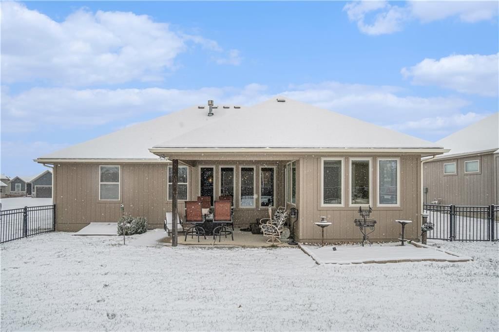 21647 W 177th Terrace — photo 37