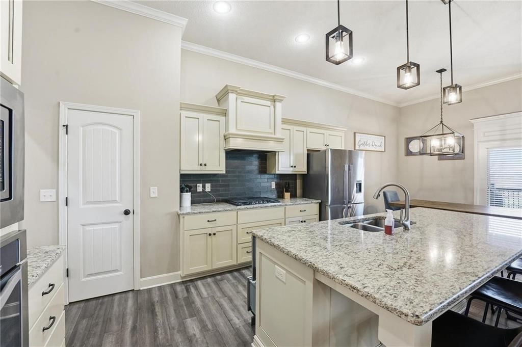 5920 S National Drive — photo 11