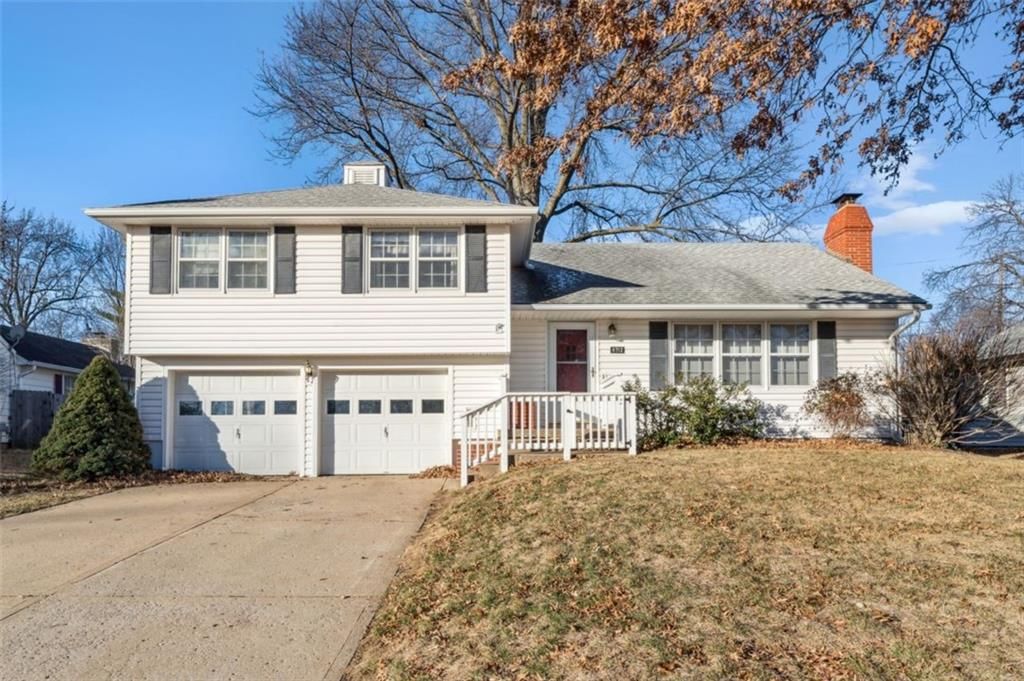 8712 Conser Street, Overland Park, KS