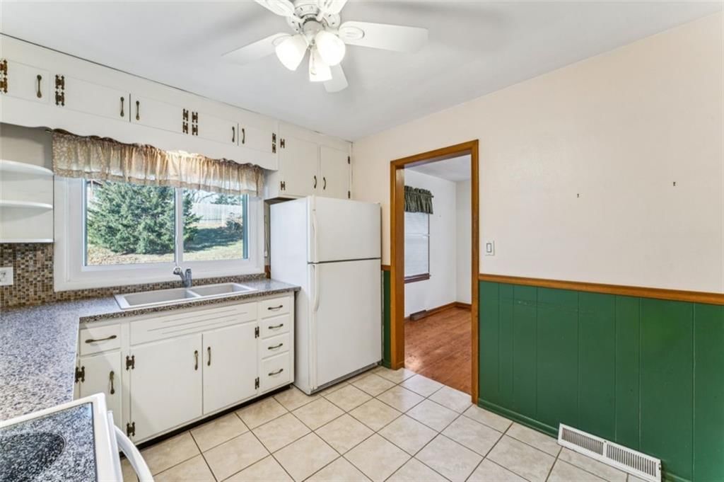 8712 Conser Street — photo 10