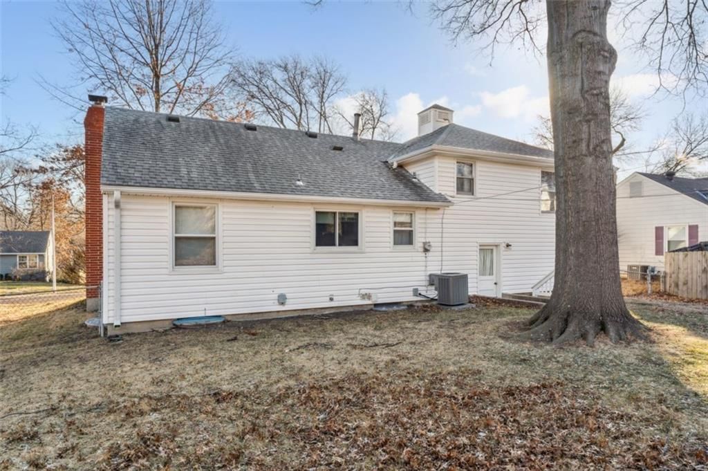 8712 Conser Street — photo 28
