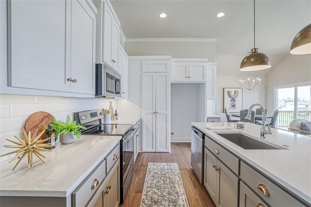 15365 W 173rd Terrace — photo 33