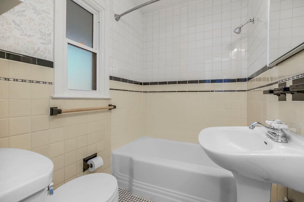 2819 W 89th Street — photo 26