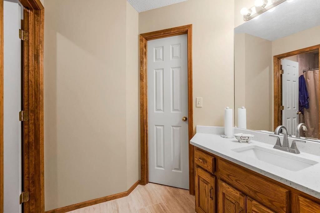 5530 Rene Street — photo 28