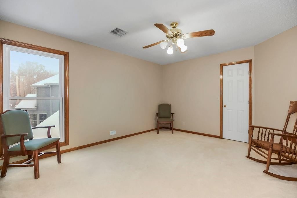 5530 Rene Street — photo 32