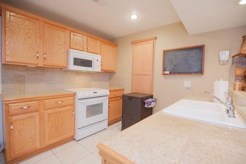 5530 Rene Street — photo 39