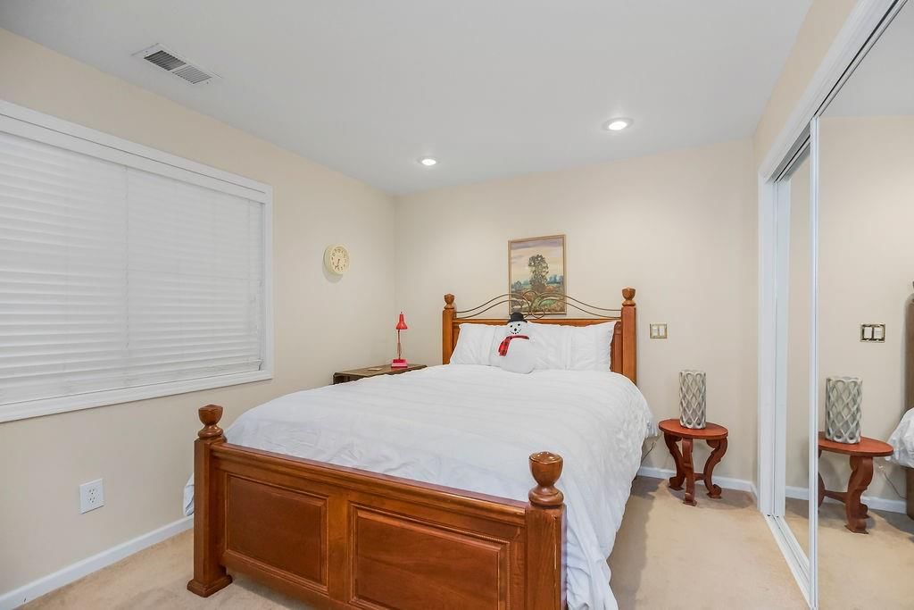 5530 Rene Street — photo 42