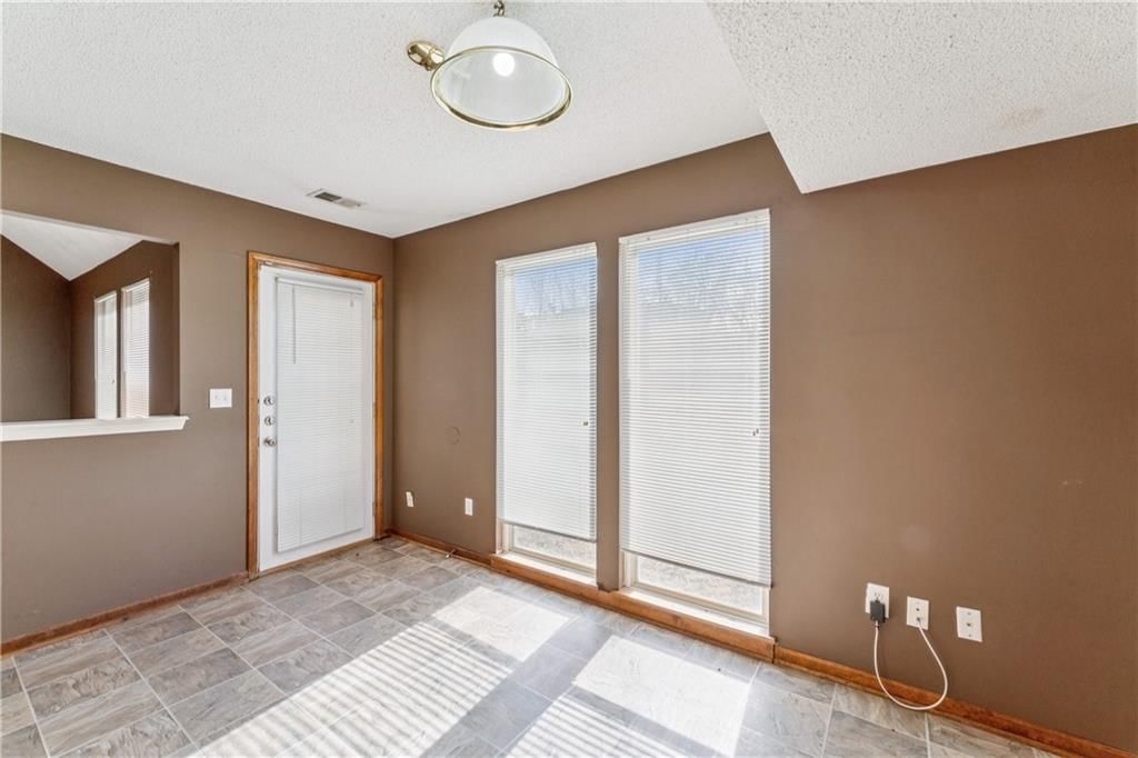 703 NE Swann Circle — photo 32
