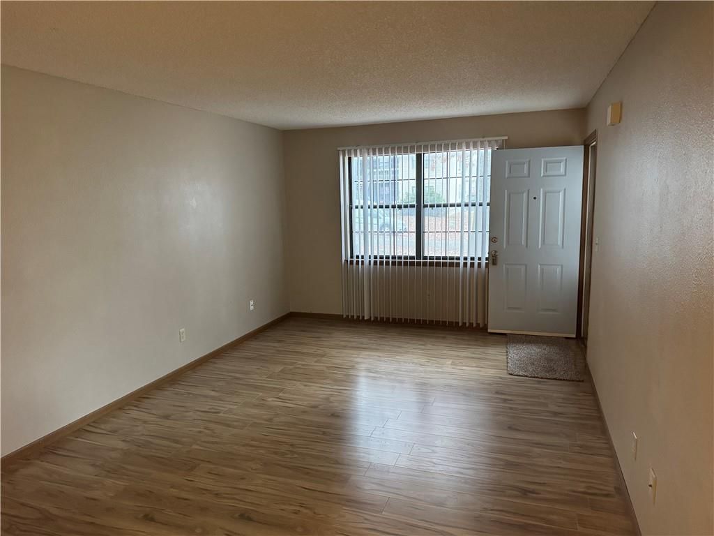 9108 E 85th Street — photo 4