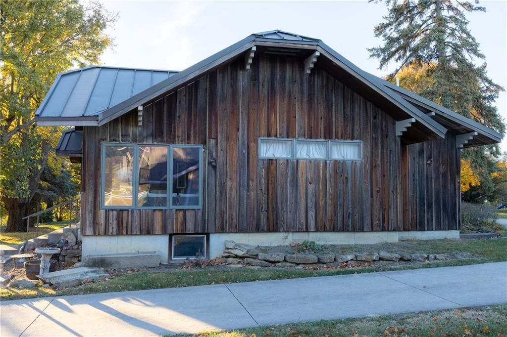 601 W US 71 Highway — photo 3