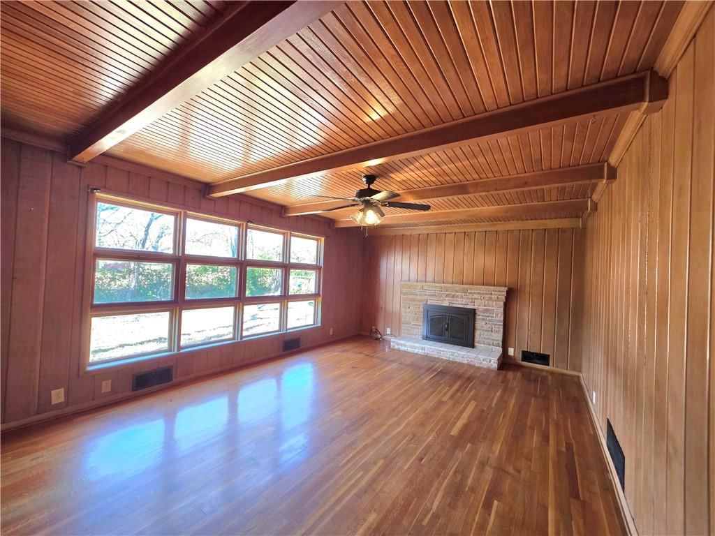 302 S Mitchell Street — photo 3
