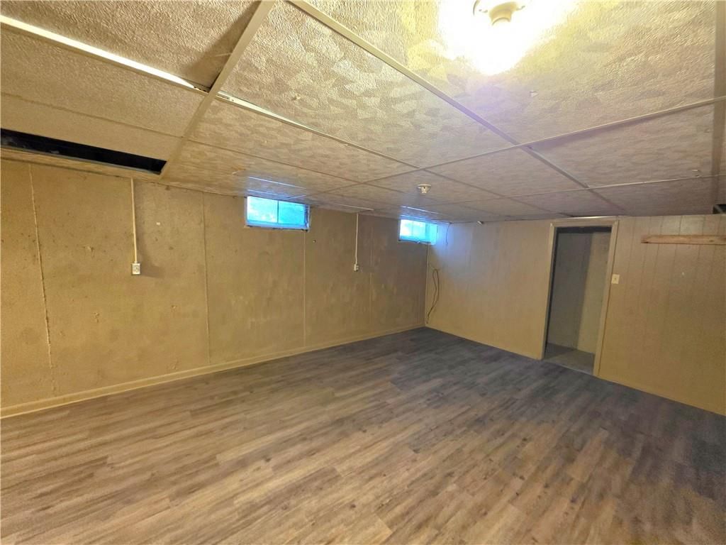 302 S Mitchell Street — photo 8