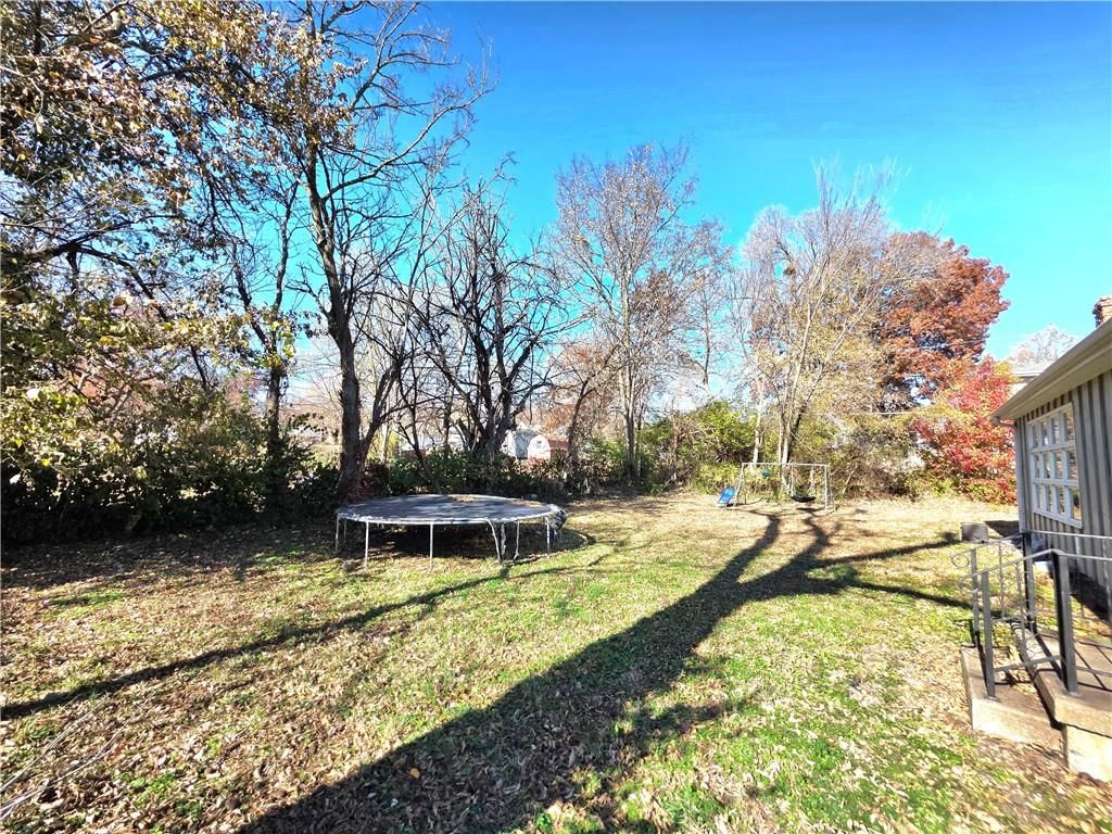 302 S Mitchell Street — photo 10
