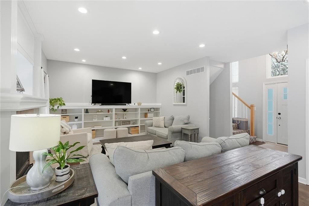 5725 Marion Street — photo 7
