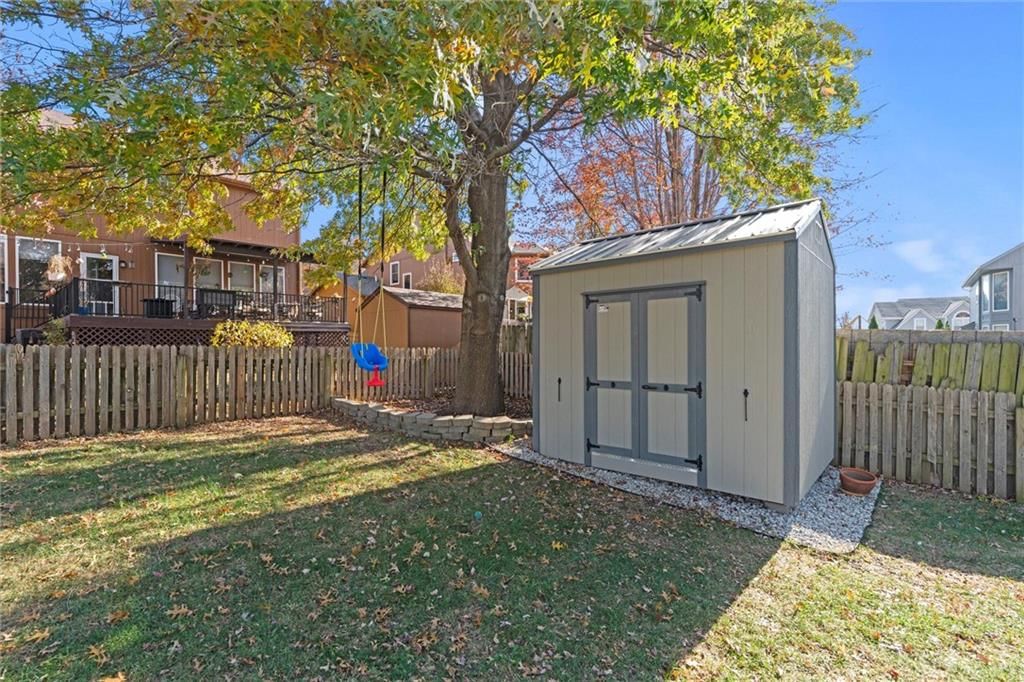 5725 Marion Street — photo 35