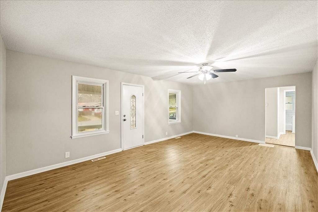 9421 E 15th Street — photo 2