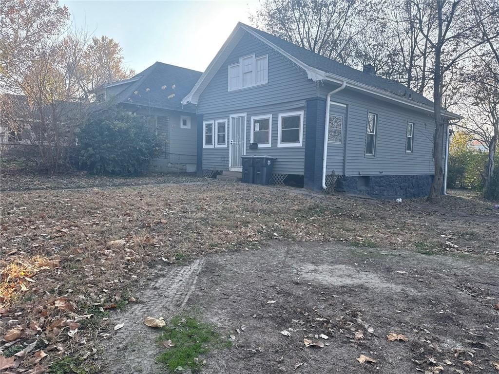 1916 Monroe Avenue — photo 2