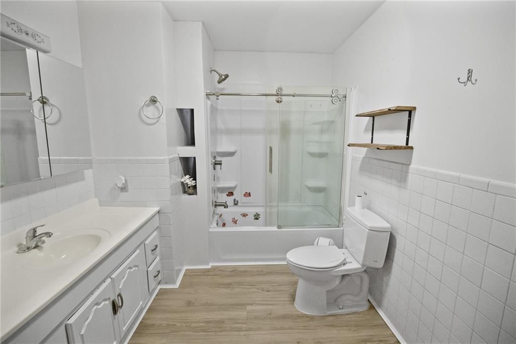 708 Kitty Street — photo 10