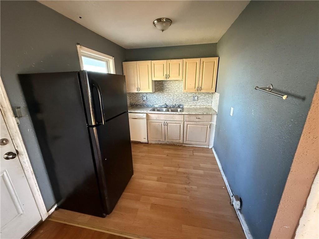 3801 Myrtle Avenue — photo 4