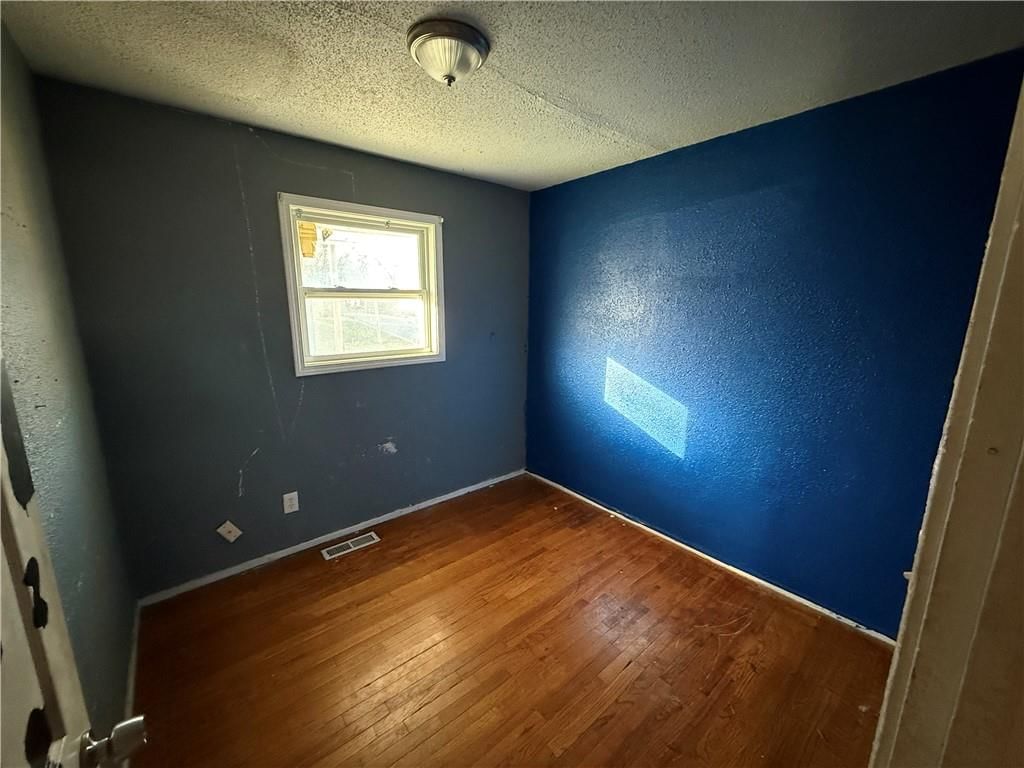 3801 Myrtle Avenue — photo 8