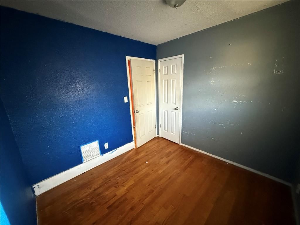 3801 Myrtle Avenue — photo 11