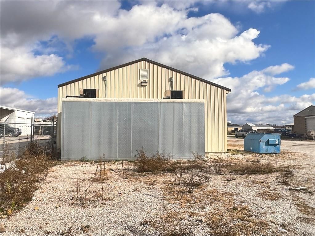 2307 Missouri Avenue — photo 3