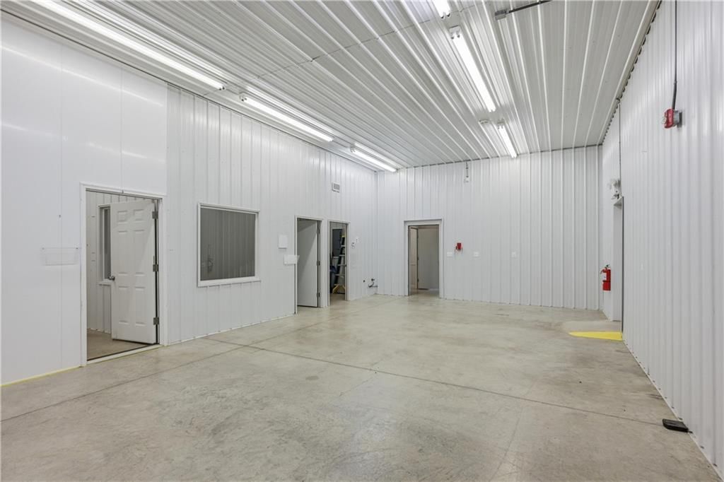 2307 Missouri Avenue — photo 32