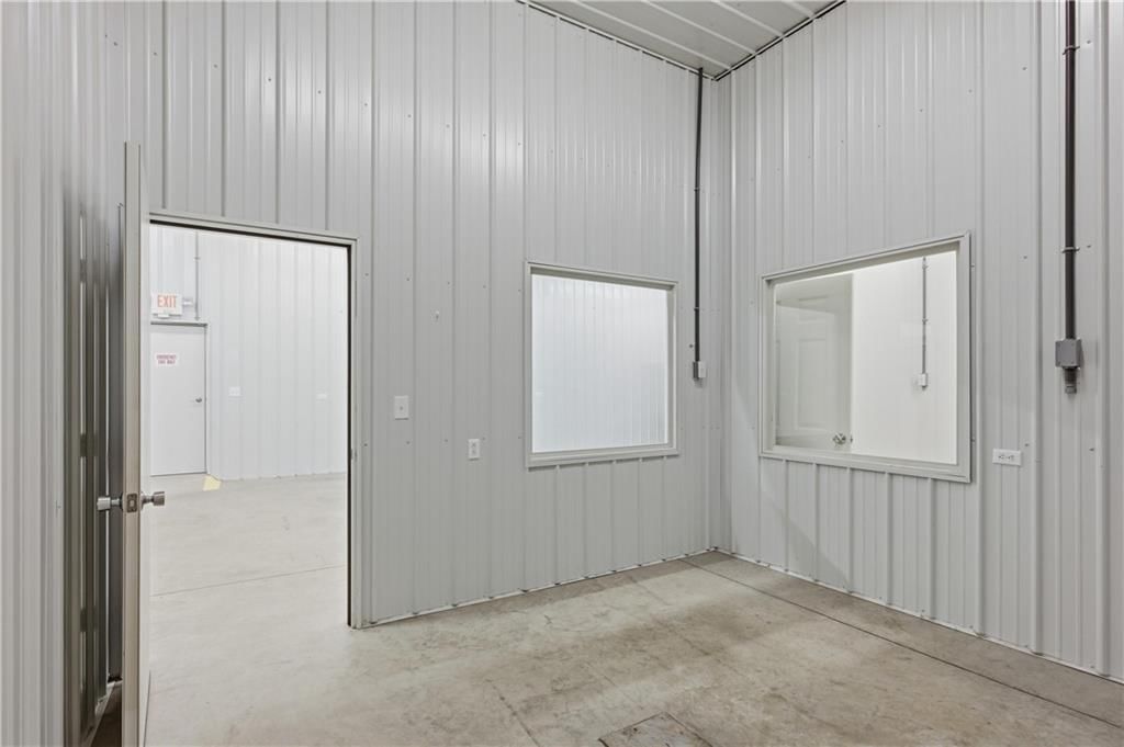 2307 Missouri Avenue — photo 37