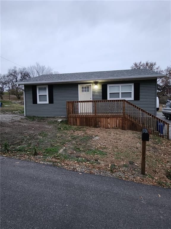 503 E Corrine Street — photo 2