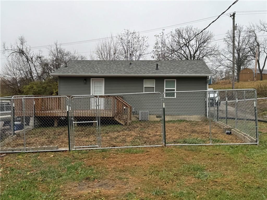 503 E Corrine Street — photo 3