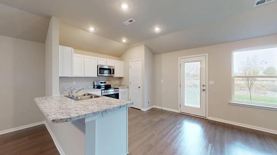 621 W Fountain Street — photo 7