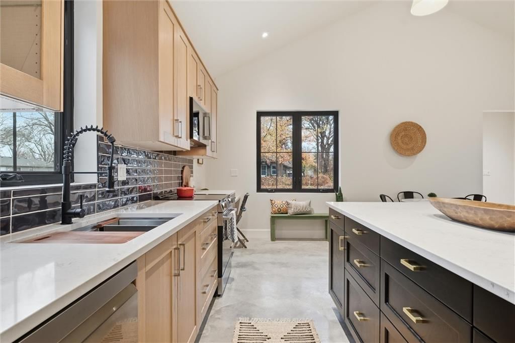 516 Lake Street — photo 12