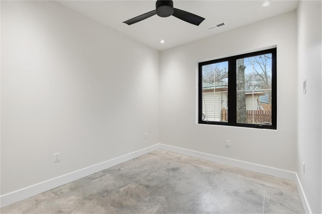 516 Lake Street — photo 24