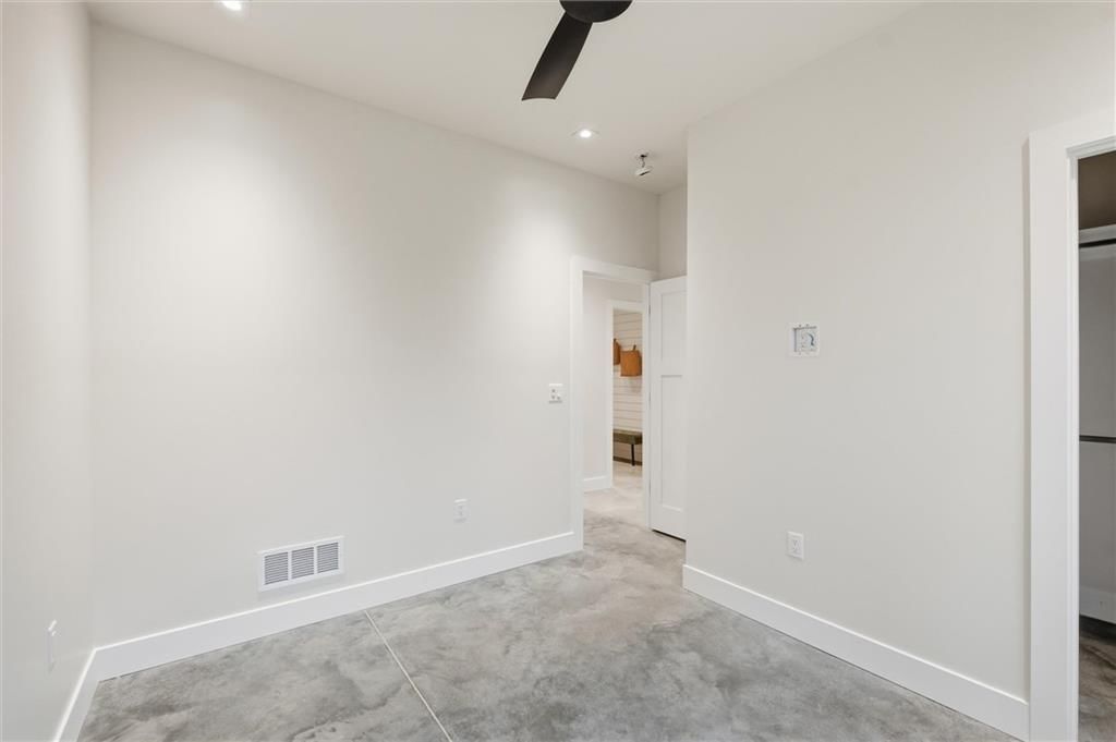 516 Lake Street — photo 25