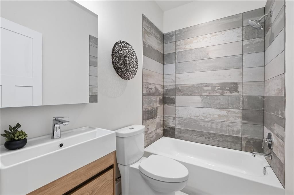 516 Lake Street — photo 27