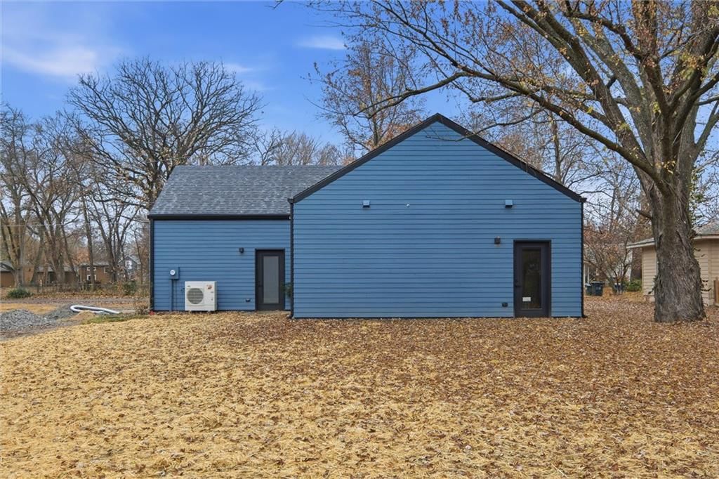 516 Lake Street — photo 30