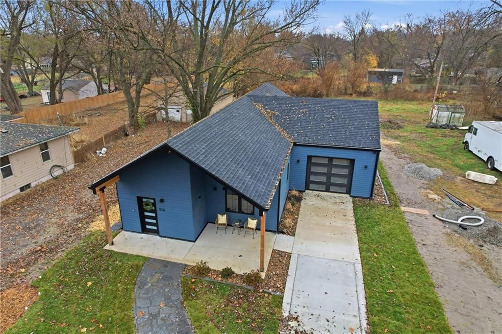 516 Lake Street — photo 33