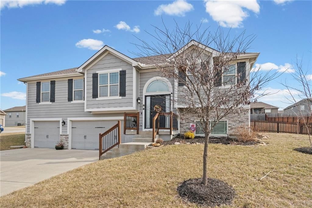 705 Chisam Road — photo 3