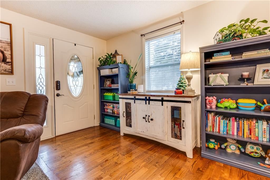 204 E Shawnee Street — photo 8