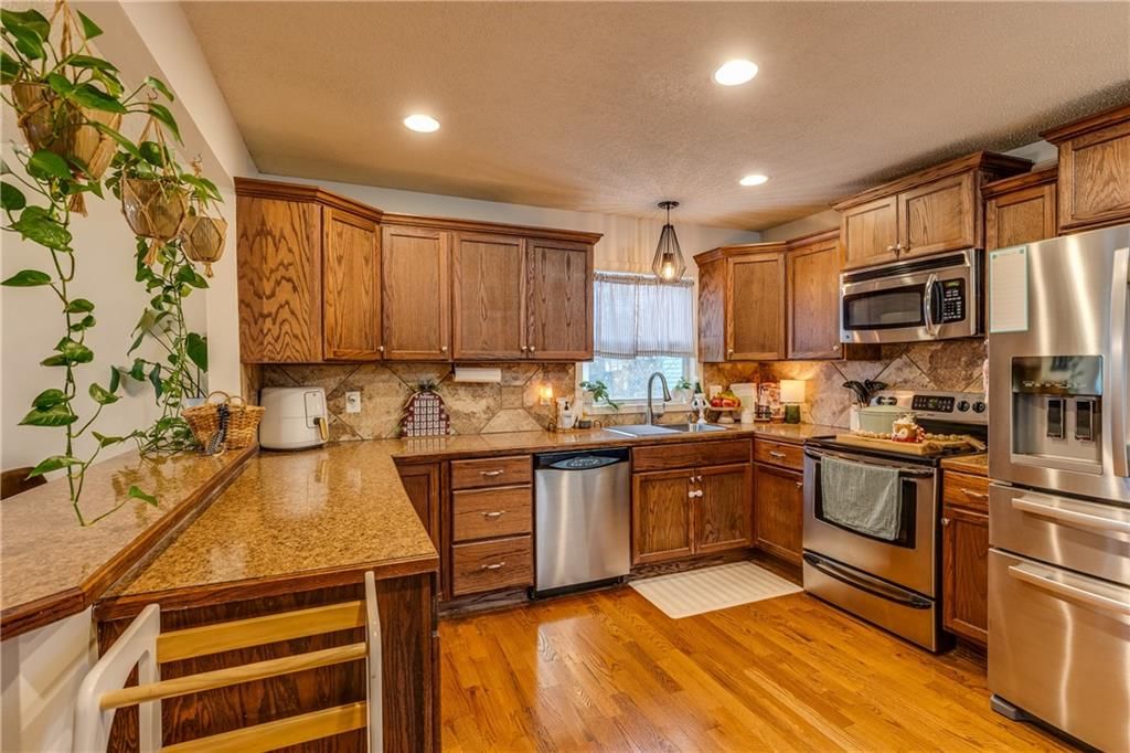 204 E Shawnee Street — photo 15