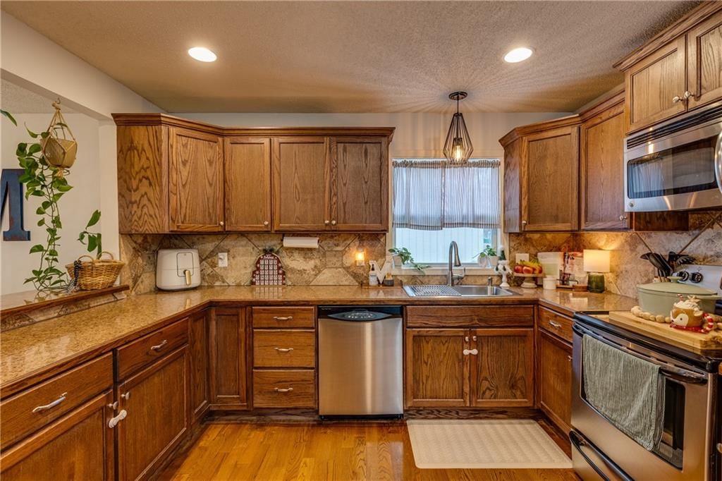 204 E Shawnee Street — photo 16