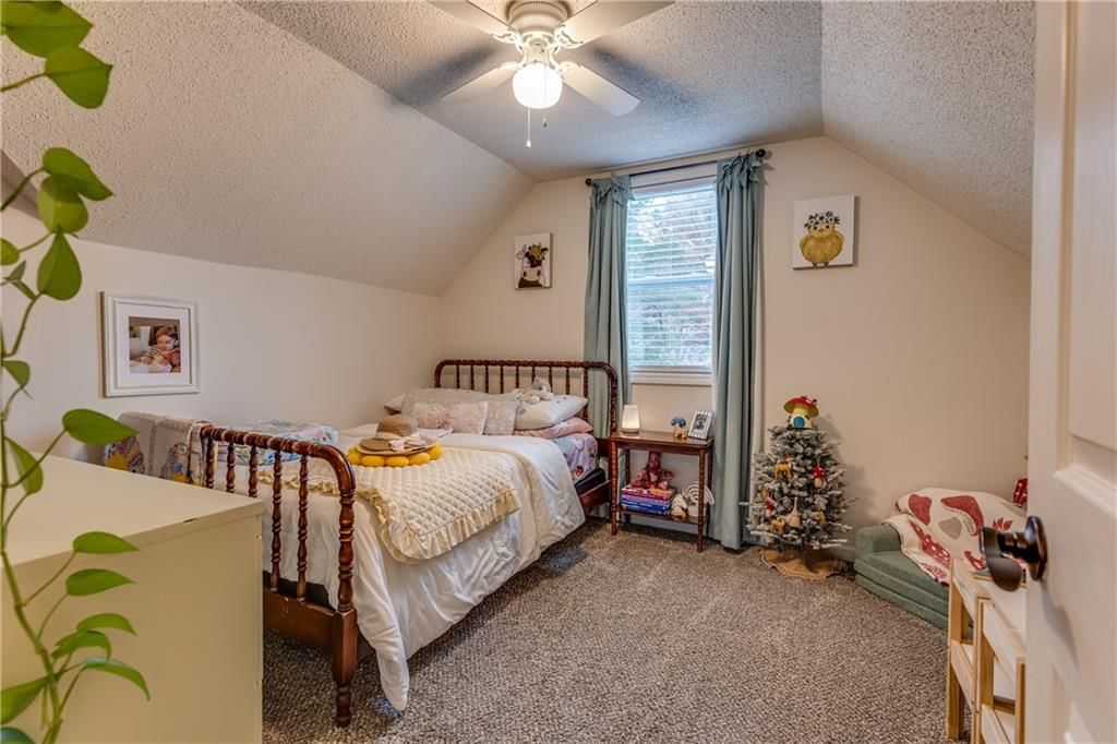 204 E Shawnee Street — photo 33
