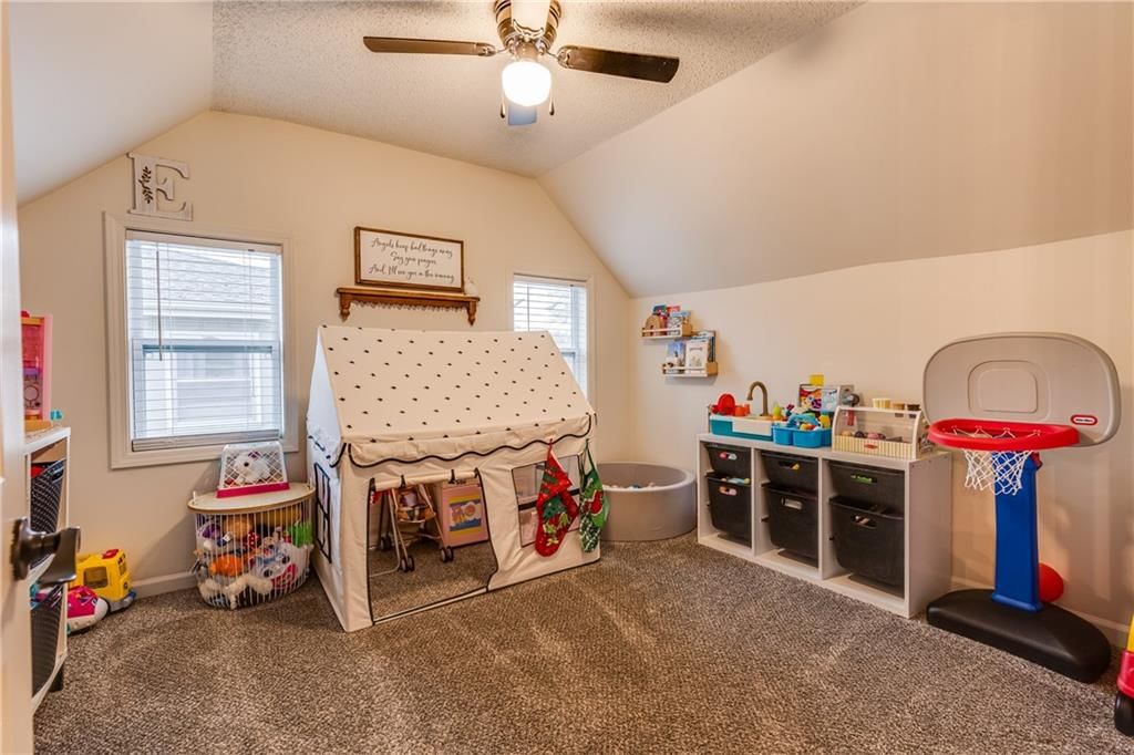 204 E Shawnee Street — photo 36