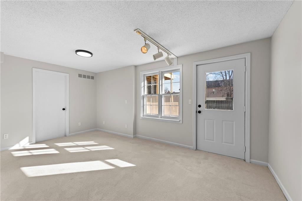 13313 Corrington Avenue — photo 36