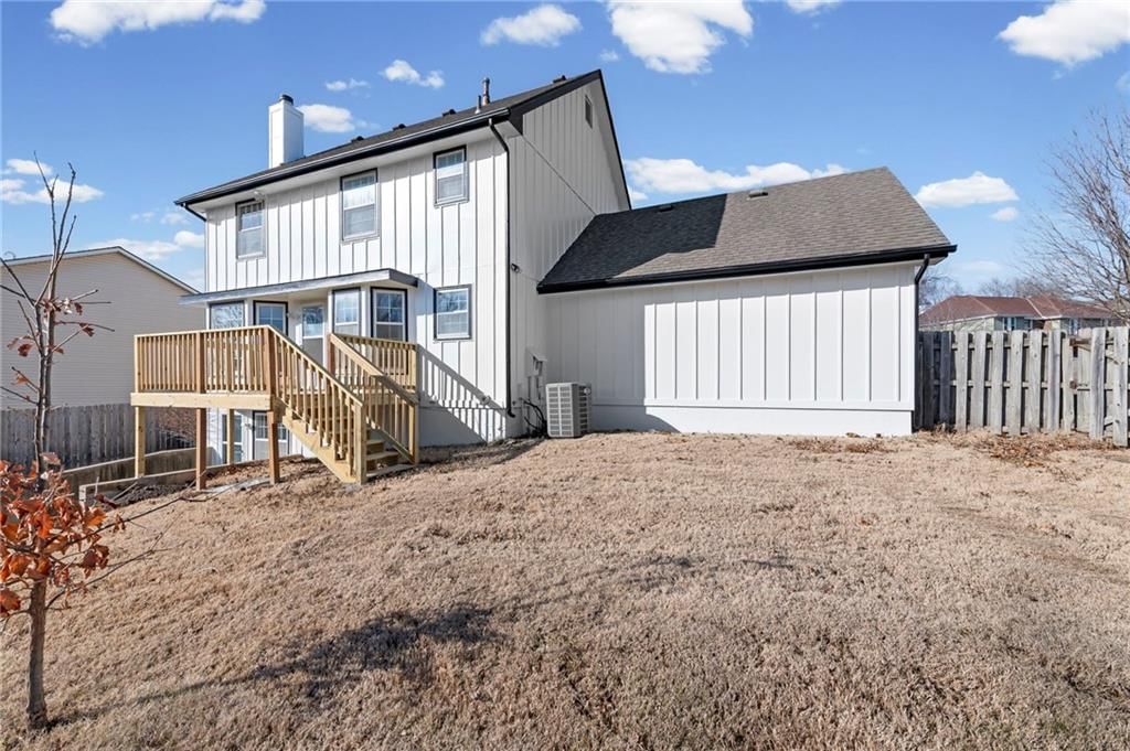 13313 Corrington Avenue — photo 48