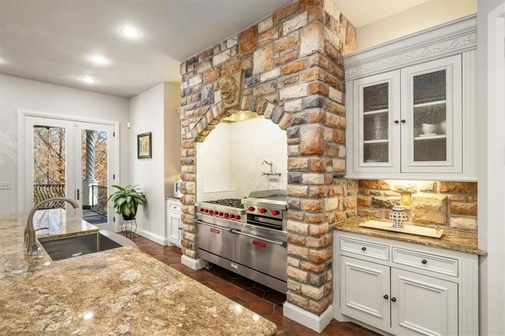 8519 N Sycamore Avenue — photo 30