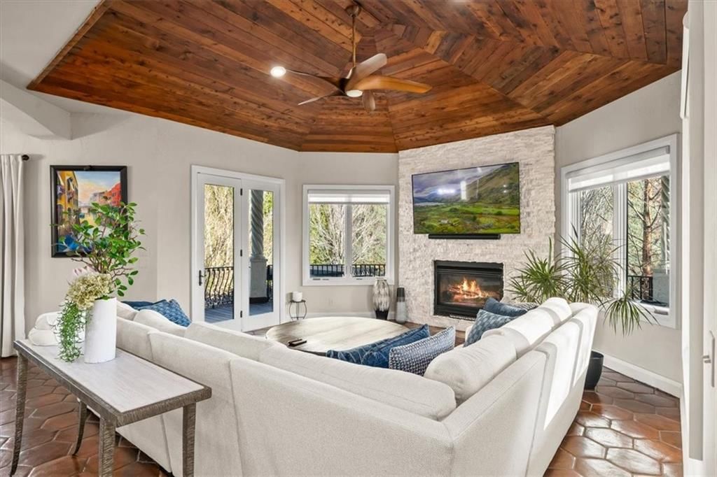 8519 N Sycamore Avenue — photo 34